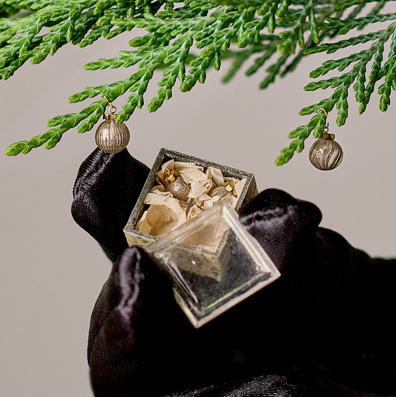 Christmas ornaments set in the box. Sparkling ivory with ageing effect 4 ornaments.